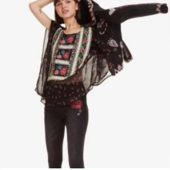 BNWOT DESIGUAL EMBROIDERED BLOUSE LARGE - Picture 2 of 7